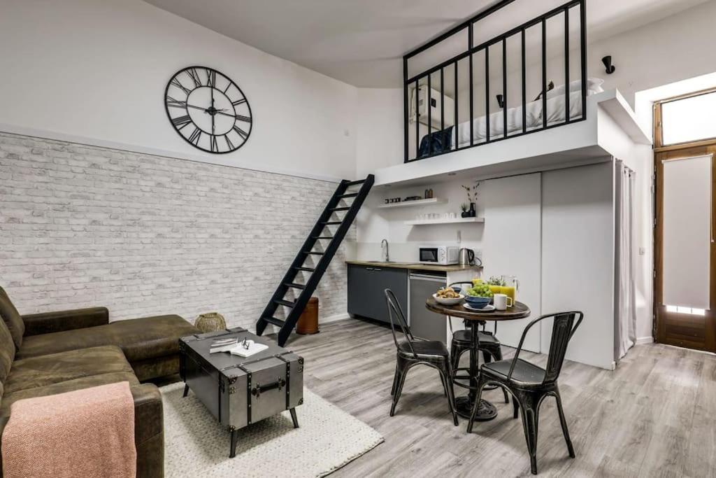 Amazing Loft 4p- Republique Apartment *